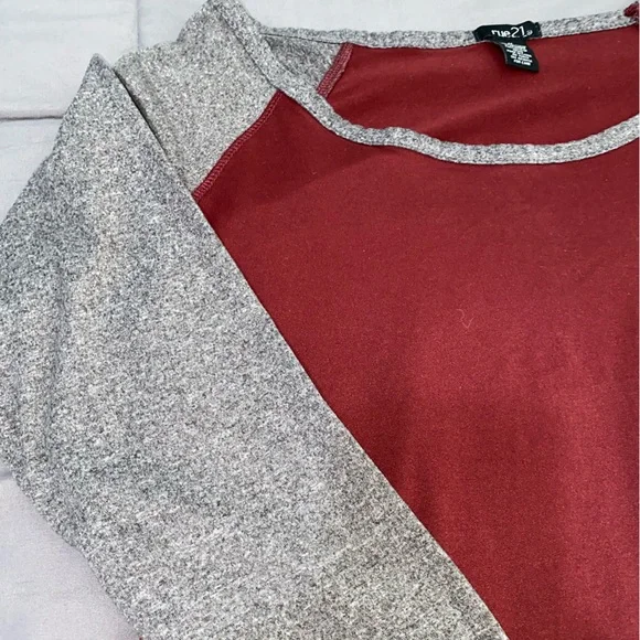 Rue 21 burgundy and gray long sleeved shirt - Picture 2 of 4